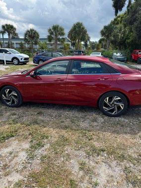 2025 Hyundai ELANTRA SEL