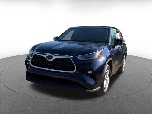 2025 Toyota Highlander LE