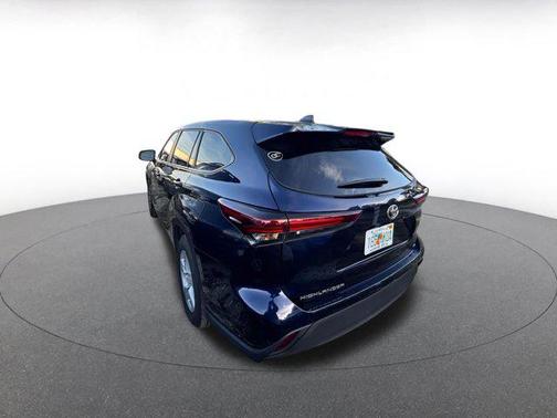 2025 Toyota Highlander LE