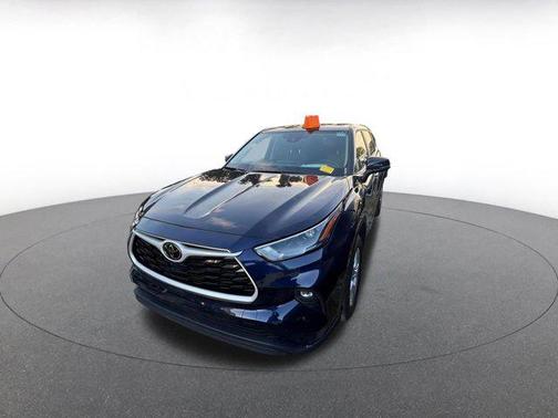 2025 Toyota Highlander LE