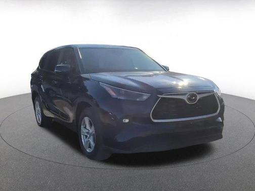 2025 Toyota Highlander LE