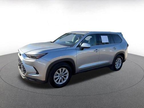 2025 Toyota Highlander LE