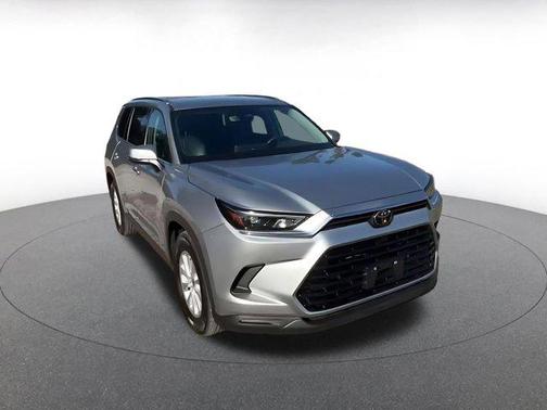 2025 Toyota Highlander LE