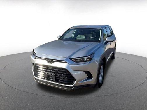 2025 Toyota Highlander LE