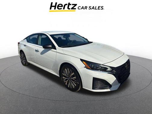 Glacier White 2025 Nissan Altima SV FWD