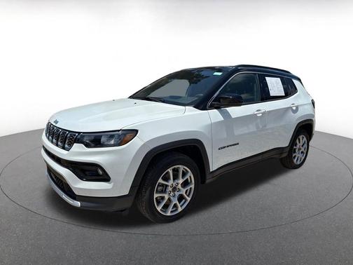 Bright White Clearcoat 2025 Jeep Compass Limited