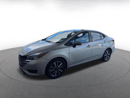 Brilliant Silver Metallic 2025 Nissan Versa 1.6 SV