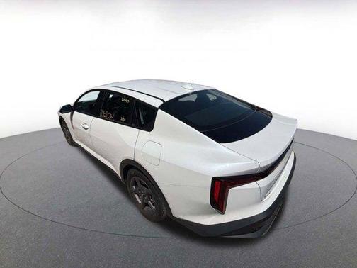 Snow White Pearl 2025 Kia K4 LXS