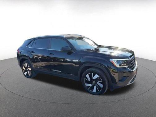 2025 Volkswagen Atlas Cross Sport 2.0T SE w/Technology 4MOTION