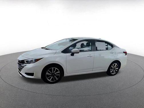 Aspen White Tricoat 2025 Nissan Versa 1.6 SV
