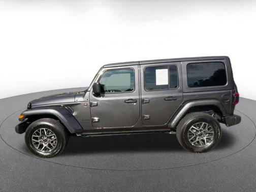 2025 Jeep Wrangler 4-Door Sahara 4x4