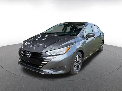 Gun Metallic 2025 Nissan Versa 1.6 SV