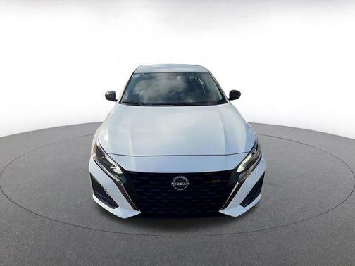 2025 Nissan Altima SR FWD