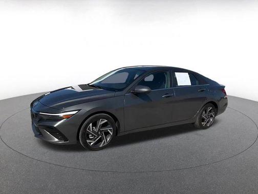 2025 Hyundai ELANTRA SEL