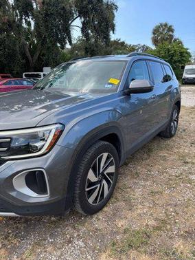 2025 Volkswagen Atlas 2.0T SE w/Technology 4MOTION