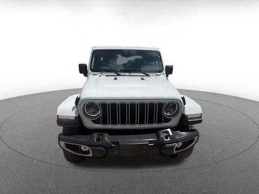 Bright White Clearcoat 2025 Jeep Wrangler 4-Door Sahara 4x4