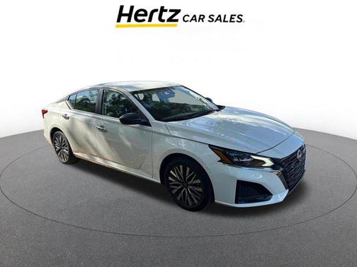 Glacier White 2025 Nissan Altima SV FWD