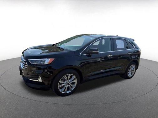 Agate Black Metallic 2022 Ford Edge Titanium