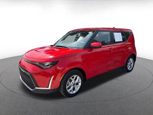 Inferno Red 2025 Kia Soul LX