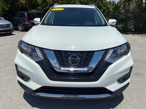 Photo 2 of 26 of 2020 Nissan Rogue SV