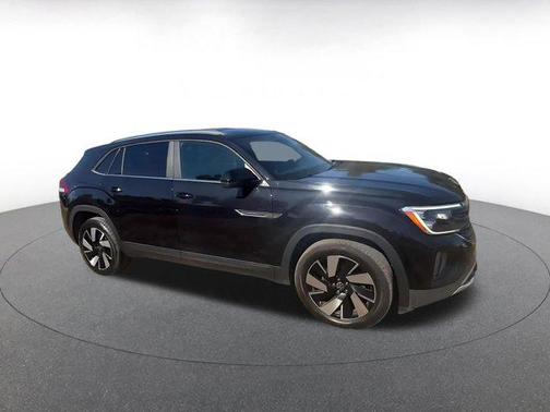 2025 Volkswagen Atlas Cross Sport 2.0T SE w/Technology 4MOTION