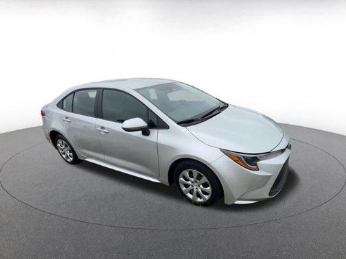 Classic Silver Metallic 2025 Toyota Corolla LE