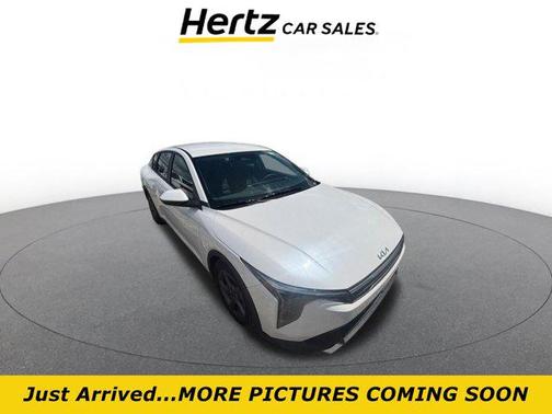 Snow White Pearl 2025 Kia K4 LXS