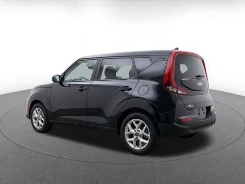 Fusion Black 2025 Kia Soul LX
