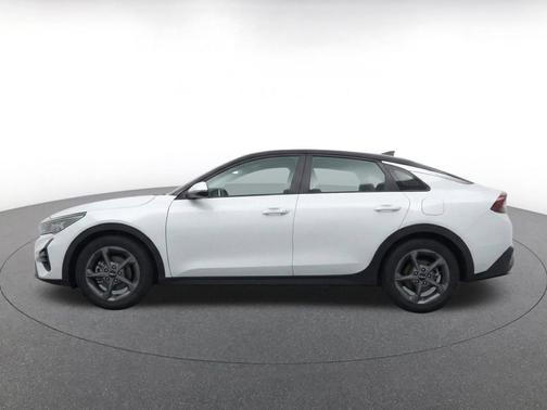 Snow White Pearl 2025 Kia K4 LXS
