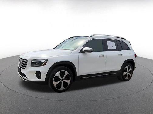 Polar White 2025 Mercedes-Benz GLB 250 4MATIC