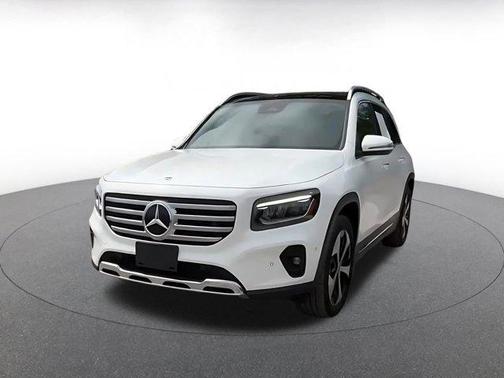 Polar White 2025 Mercedes-Benz GLB 250 4MATIC