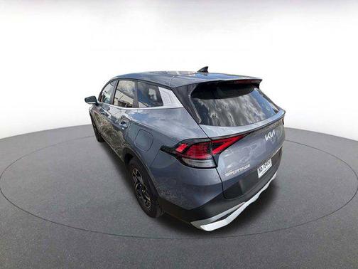 Everlasting Silver 2025 Kia Sportage LX