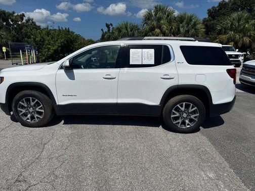 2023 GMC Acadia AWD SLT