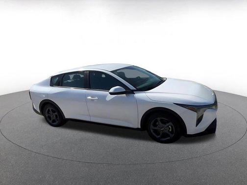 Snow White Pearl 2025 Kia K4 LXS