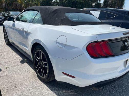 2022 Ford Mustang EcoBoost Premium
