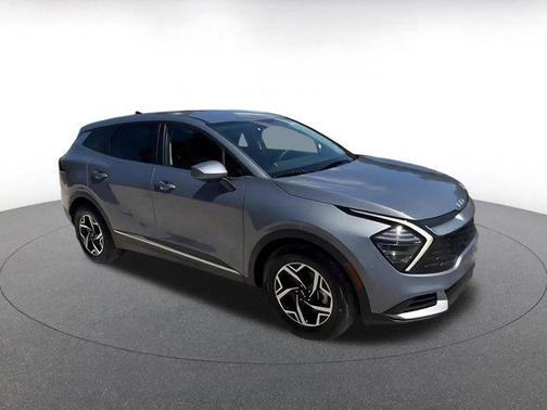 Everlasting Silver 2025 Kia Sportage LX