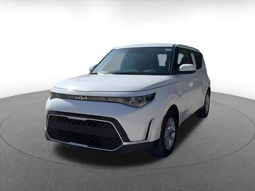 Snow White Pearl 2025 Kia Soul LX