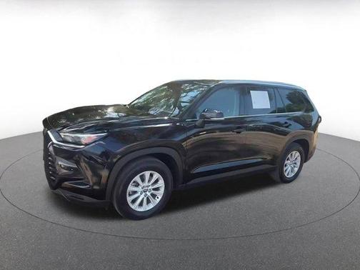 2025 Toyota Highlander LE