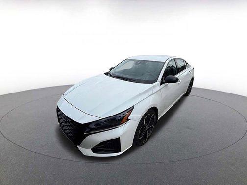 2025 Nissan Altima SR FWD