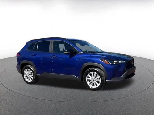 2025 Toyota Corolla Cross LE