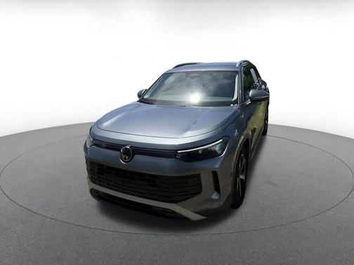 Platinum Gray Metallic 2026 Volkswagen Tiguan 2.0T SE