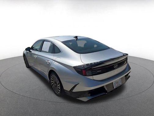 Aero Silver 2025 Hyundai SONATA Hybrid SE