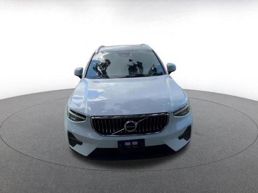 2024 Volvo XC40 CORE