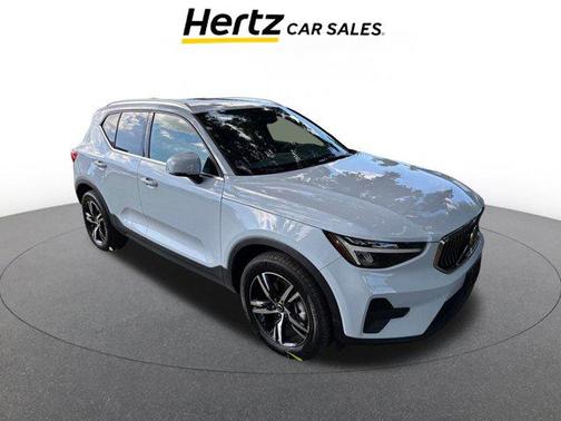 2024 Volvo XC40 CORE