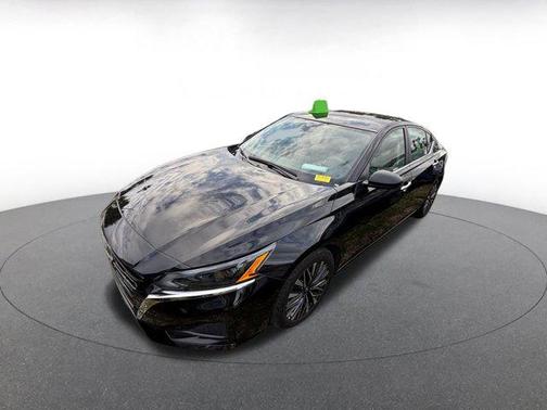 Super Black 2025 Nissan Altima SV FWD