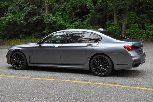 2022 BMW 750 i xDrive