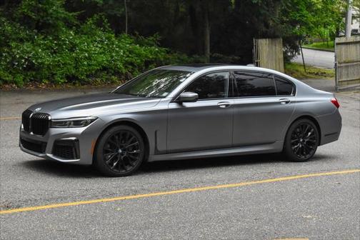 2022 BMW 750 i xDrive