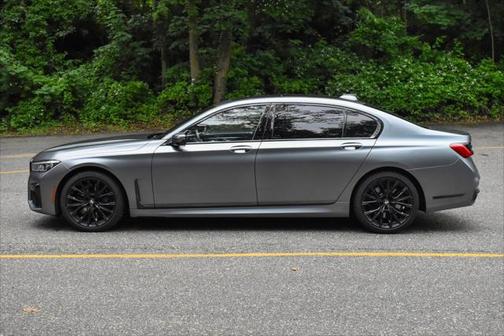 2022 BMW 750 i xDrive