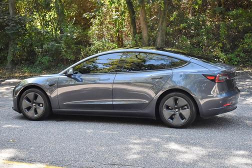 2022 Tesla Model 3 Standard Range