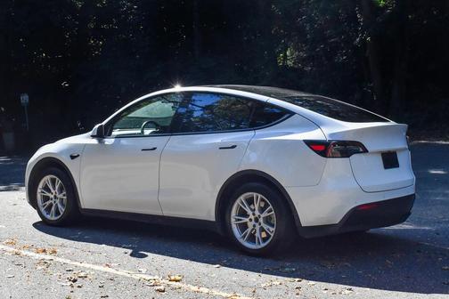 2022 Tesla Model Y Long Range Dual Motor All-Wheel Drive